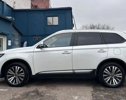 Белый Мицубиси Аутлендер, объемом двигателя 2.4 л и пробегом 96 тыс. км за 10800 $, фото 6 на Automoto.ua