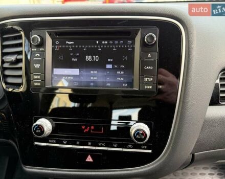 Білий Міцубісі Аутлендер, об'ємом двигуна 2 л та пробігом 19 тис. км за 17700 $, фото 27 на Automoto.ua