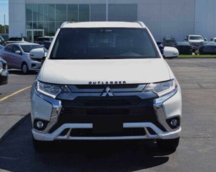 Мицубиси Аутлендер 2019 в Ровно на Automoto.ua Белый Мицубиси Аутлендер, объемом двигателя 2 л и пробегом 37 тыс. км за 6000 $, фото 1 на Automoto.ua