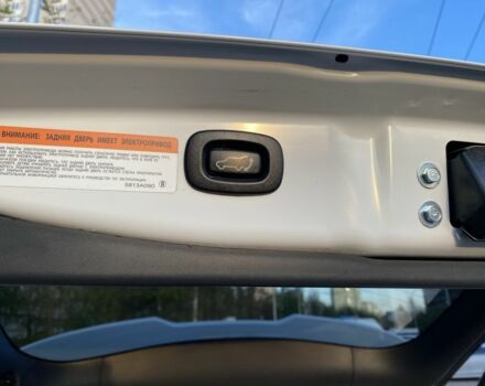 Білий Міцубісі Аутлендер, об'ємом двигуна 2.4 л та пробігом 147 тис. км за 21000 $, фото 5 на Automoto.ua