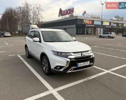 Білий Міцубісі Аутлендер, об'ємом двигуна 2.36 л та пробігом 168 тис. км за 19500 $, фото 3 на Automoto.ua