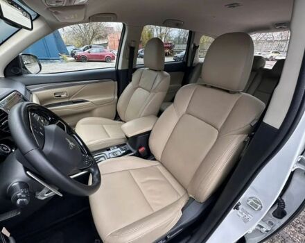 Белый Мицубиси Аутлендер, объемом двигателя 2.4 л и пробегом 96 тыс. км за 10800 $, фото 10 на Automoto.ua