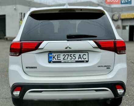 Білий Міцубісі Аутлендер, об'ємом двигуна 2.4 л та пробігом 190 тис. км за 14500 $, фото 9 на Automoto.ua
