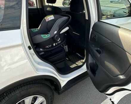 Белый Мицубиси Аутлендер, объемом двигателя 2 л и пробегом 19 тыс. км за 18500 $, фото 37 на Automoto.ua