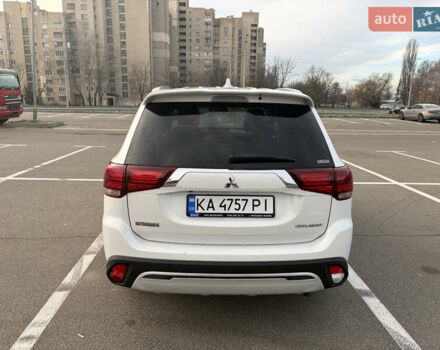Білий Міцубісі Аутлендер, об'ємом двигуна 2.36 л та пробігом 168 тис. км за 19500 $, фото 1 на Automoto.ua