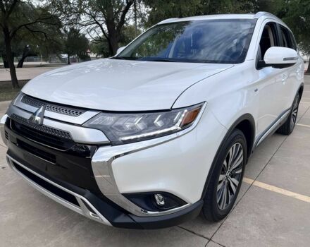 Белый Мицубиси Аутлендер, объемом двигателя 3 л и пробегом 39 тыс. км за 6700 $, фото 2 на Automoto.ua