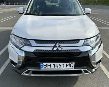 Белый Мицубиси Аутлендер, объемом двигателя 2 л и пробегом 19 тыс. км за 18500 $, фото 6 на Automoto.ua