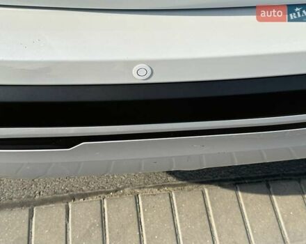 Белый Мицубиси Аутлендер, объемом двигателя 2 л и пробегом 19 тыс. км за 18500 $, фото 36 на Automoto.ua