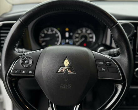 Білий Міцубісі Аутлендер, об'ємом двигуна 2.4 л та пробігом 190 тис. км за 14500 $, фото 26 на Automoto.ua