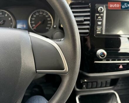 Білий Міцубісі Аутлендер, об'ємом двигуна 2 л та пробігом 19 тис. км за 17700 $, фото 31 на Automoto.ua