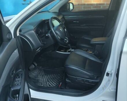 Белый Мицубиси Аутлендер, объемом двигателя 2.36 л и пробегом 98 тыс. км за 20500 $, фото 21 на Automoto.ua