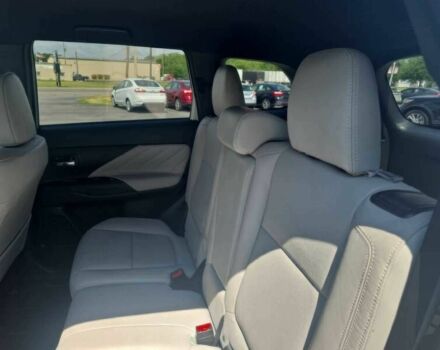 Белый Мицубиси Аутлендер, объемом двигателя 2 л и пробегом 49 тыс. км за 12400 $, фото 10 на Automoto.ua