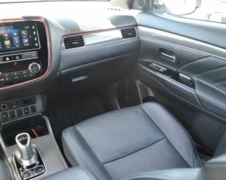 Мицубиси Аутлендер 2019 в Ровно на Automoto.ua Белый Мицубиси Аутлендер, объемом двигателя 2 л и пробегом 37 тыс. км за 6000 $, фото 7 на Automoto.ua