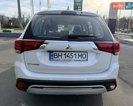 Білий Міцубісі Аутлендер, об'ємом двигуна 2 л та пробігом 19 тис. км за 17700 $, фото 5 на Automoto.ua