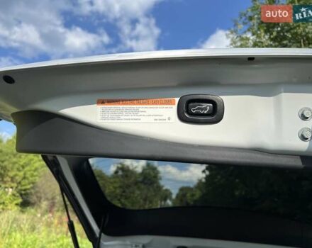 Белый Мицубиси Аутлендер, объемом двигателя 2.36 л и пробегом 160 тыс. км за 17400 $, фото 8 на Automoto.ua