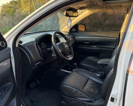 Белый Мицубиси Аутлендер, объемом двигателя 3 л и пробегом 177 тыс. км за 19200 $, фото 9 на Automoto.ua