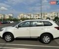 Белый Мицубиси Аутлендер, объемом двигателя 2 л и пробегом 19 тыс. км за 18500 $, фото 1 на Automoto.ua