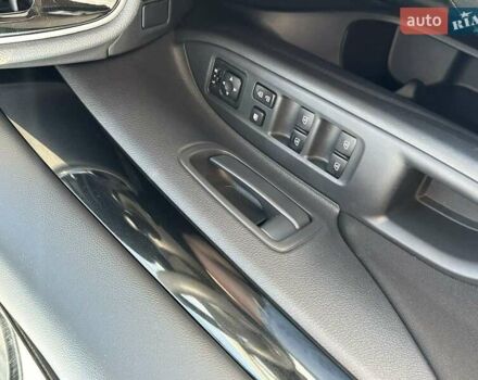 Белый Мицубиси Аутлендер, объемом двигателя 2 л и пробегом 19 тыс. км за 18500 $, фото 26 на Automoto.ua