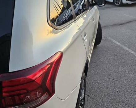 Білий Міцубісі Аутлендер, об'ємом двигуна 2.4 л та пробігом 98 тис. км за 19600 $, фото 4 на Automoto.ua