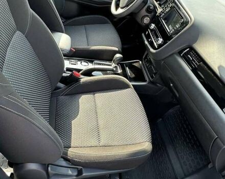 Белый Мицубиси Аутлендер, объемом двигателя 2 л и пробегом 19 тыс. км за 18500 $, фото 52 на Automoto.ua