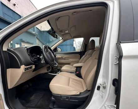 Белый Мицубиси Аутлендер, объемом двигателя 2.4 л и пробегом 96 тыс. км за 10800 $, фото 9 на Automoto.ua