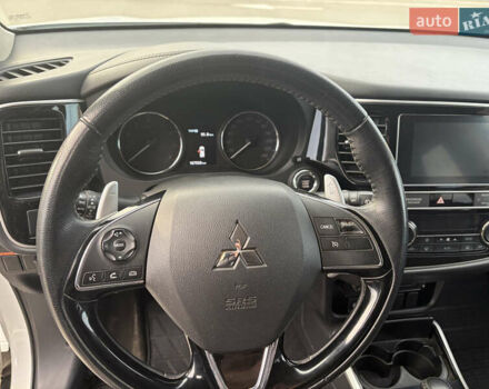 Білий Міцубісі Аутлендер, об'ємом двигуна 2.36 л та пробігом 168 тис. км за 19500 $, фото 9 на Automoto.ua
