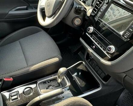 Белый Мицубиси Аутлендер, объемом двигателя 2 л и пробегом 19 тыс. км за 18500 $, фото 54 на Automoto.ua