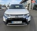 Білий Міцубісі Аутлендер, об'ємом двигуна 2 л та пробігом 19 тис. км за 17700 $, фото 2 на Automoto.ua