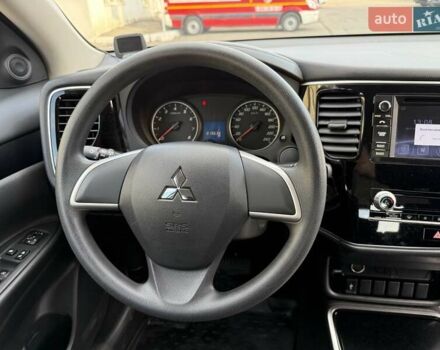 Білий Міцубісі Аутлендер, об'ємом двигуна 2 л та пробігом 19 тис. км за 17700 $, фото 28 на Automoto.ua