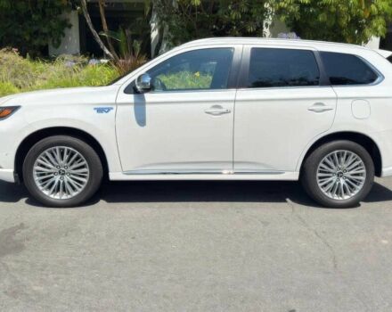 Білий Міцубісі Аутлендер, об'ємом двигуна 2 л та пробігом 34 тис. км за 17000 $, фото 4 на Automoto.ua