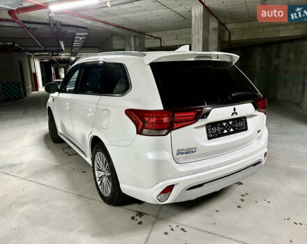 Белый Мицубиси Аутлендер, объемом двигателя 2 л и пробегом 70 тыс. км за 24300 $, фото 33 на Automoto.ua