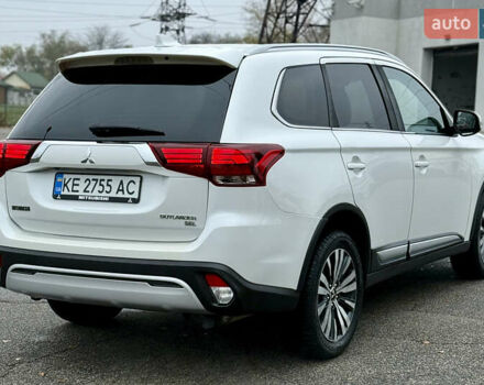 Білий Міцубісі Аутлендер, об'ємом двигуна 2.4 л та пробігом 190 тис. км за 14500 $, фото 10 на Automoto.ua