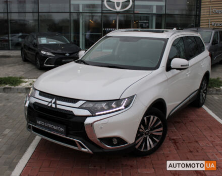 Білий Міцубісі Аутлендер, об'ємом двигуна 24 л та пробігом 56 тис. км за 24134 $, фото 3 на Automoto.ua
