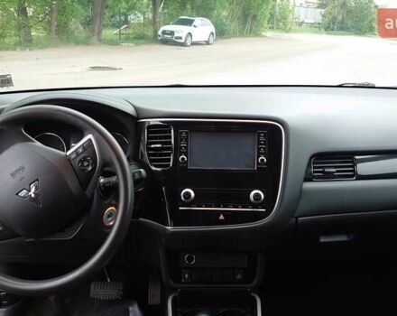 Белый Мицубиси Аутлендер, объемом двигателя 2.36 л и пробегом 40 тыс. км за 18900 $, фото 12 на Automoto.ua