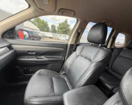 Белый Мицубиси Аутлендер, объемом двигателя 2.4 л и пробегом 65 тыс. км за 9500 $, фото 7 на Automoto.ua