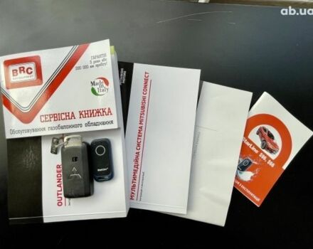 Білий Міцубісі Аутлендер, об'ємом двигуна 2.4 л та пробігом 14 тис. км за 31950 $, фото 9 на Automoto.ua