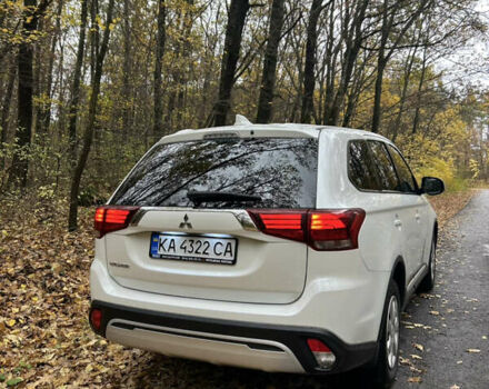 Міцубісі Аутлендер 2020 у Києві на Automoto.ua Білий Міцубісі Аутлендер, об'ємом двигуна 2 л та пробігом 72 тис. км за 17500 $, фото 5 на Automoto.ua
