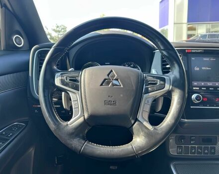 Белый Мицубиси Аутлендер, объемом двигателя 2 л и пробегом 32 тыс. км за 4400 $, фото 8 на Automoto.ua