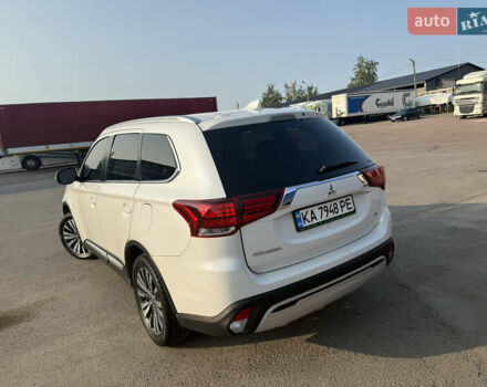 Білий Міцубісі Аутлендер, об'ємом двигуна 2.36 л та пробігом 84 тис. км за 19999 $, фото 10 на Automoto.ua