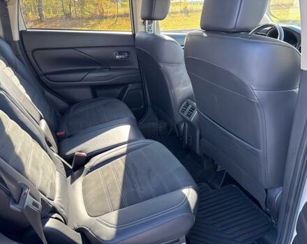 Белый Мицубиси Аутлендер, объемом двигателя 2.4 л и пробегом 44 тыс. км за 5800 $, фото 13 на Automoto.ua