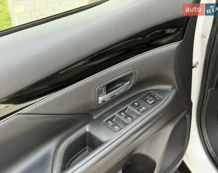 Білий Міцубісі Аутлендер, об'ємом двигуна 2 л та пробігом 52 тис. км за 21500 $, фото 23 на Automoto.ua