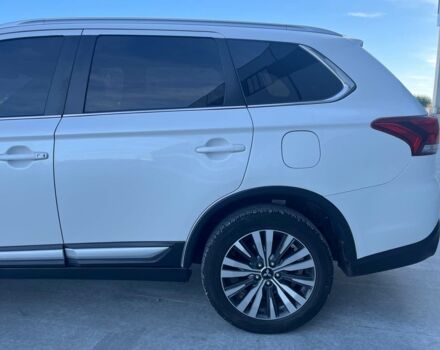 Белый Мицубиси Аутлендер, объемом двигателя 2.4 л и пробегом 120 тыс. км за 18990 $, фото 7 на Automoto.ua