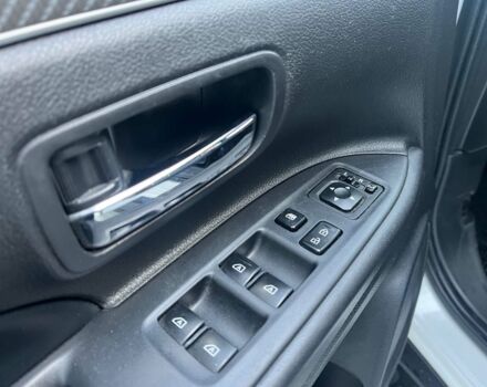 Белый Мицубиси Аутлендер, объемом двигателя 2.4 л и пробегом 120 тыс. км за 18990 $, фото 12 на Automoto.ua