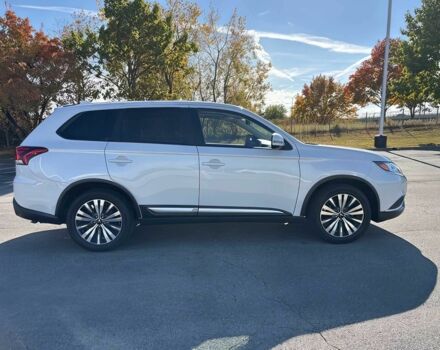 Белый Мицубиси Аутлендер, объемом двигателя 2.4 л и пробегом 44 тыс. км за 5800 $, фото 7 на Automoto.ua