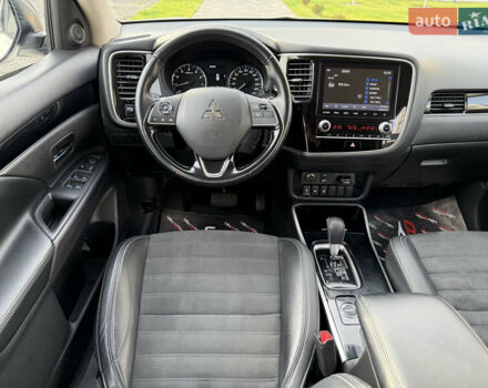 Білий Міцубісі Аутлендер, об'ємом двигуна 2 л та пробігом 52 тис. км за 21500 $, фото 34 на Automoto.ua