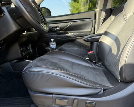 Білий Міцубісі Аутлендер, об'ємом двигуна 2.36 л та пробігом 111 тис. км за 19300 $, фото 21 на Automoto.ua