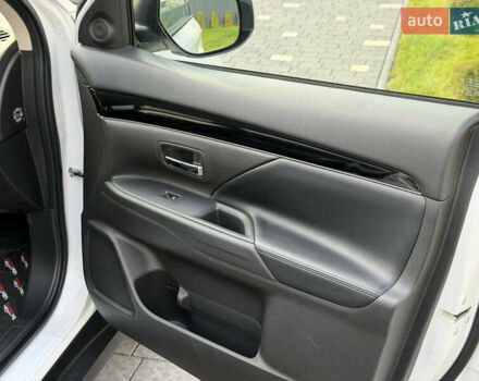 Білий Міцубісі Аутлендер, об'ємом двигуна 2 л та пробігом 52 тис. км за 21500 $, фото 42 на Automoto.ua