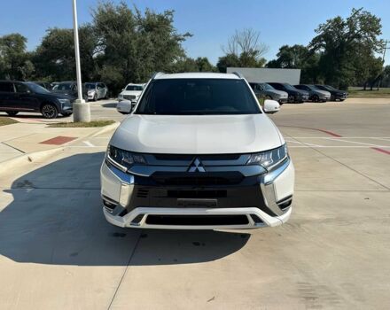 Белый Мицубиси Аутлендер, объемом двигателя 2 л и пробегом 32 тыс. км за 4400 $, фото 1 на Automoto.ua