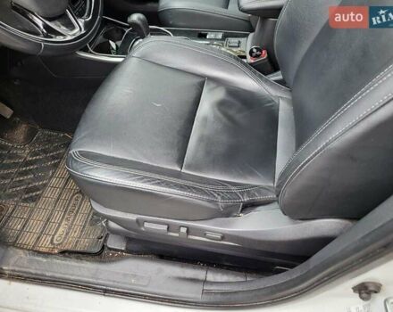 Белый Мицубиси Аутлендер, объемом двигателя 2.36 л и пробегом 55 тыс. км за 28000 $, фото 1 на Automoto.ua