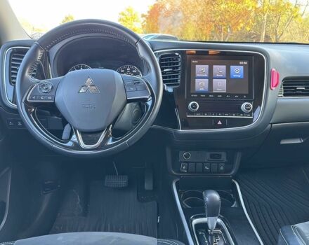 Белый Мицубиси Аутлендер, объемом двигателя 2.4 л и пробегом 44 тыс. км за 5800 $, фото 9 на Automoto.ua